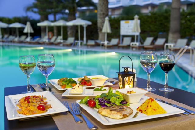 SUN BEACH RESORT - Restaurace - ARTEMIS MAIN RESTAURANT