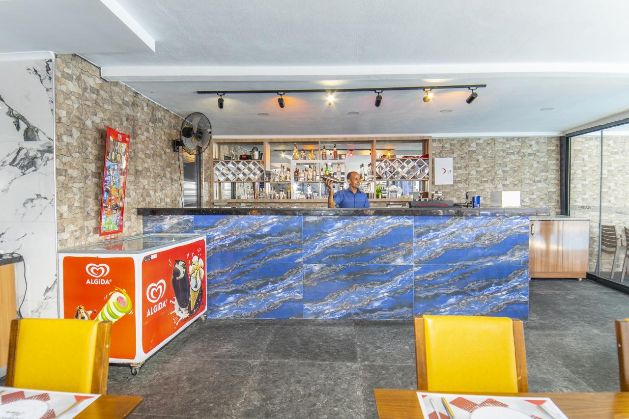 RELAX BEACH HOTEL - Bary - POOL BAR
