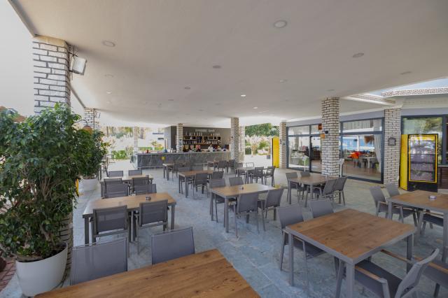 FORE RESORT & SPA - Bary - Breeze Bar ( Beach Bar )