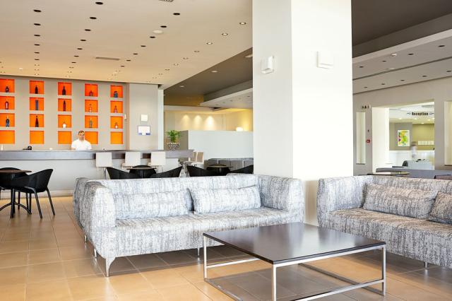 SOL BY MELIA COSMOPOLITAN RHODES - Bary - Main bar