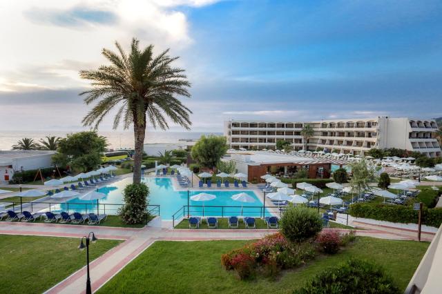 SOL BY MELIA COSMOPOLITAN RHODES - Bazény - Venkovní bazén