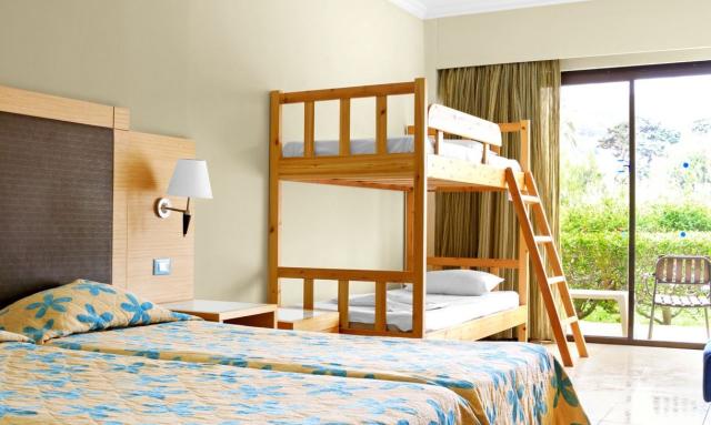 SOL BY MELIA COSMOPOLITAN RHODES - Pokoje - Family room open pl