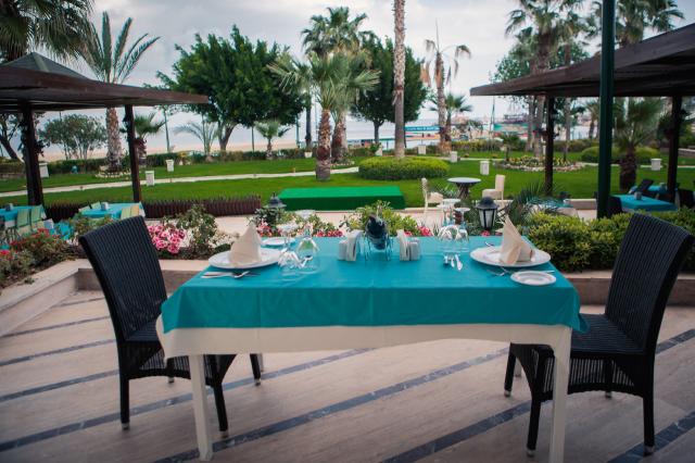 LANCORA BEACH HOTEL - Restaurace - MAIN RESTAURANT