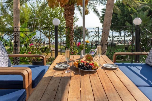 LANCORA BEACH HOTEL - Restaurace - PATISSERIE
