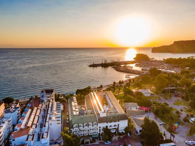 LANCORA BEACH HOTEL - Obecné - Hlavní budova