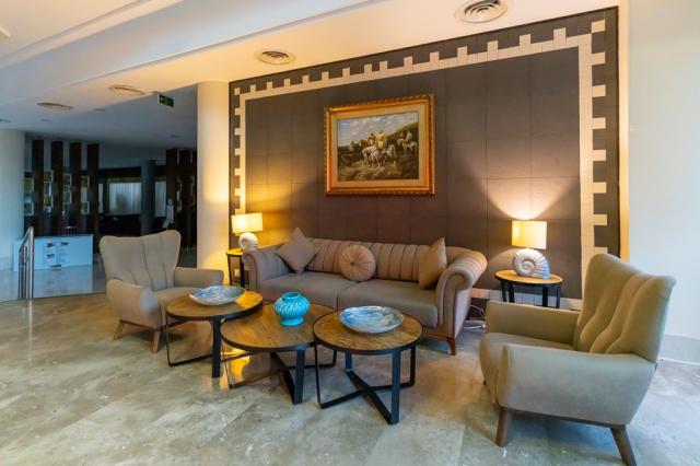 LANCORA BEACH HOTEL - Obecné - Hlavní budova