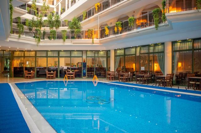 LANCORA BEACH HOTEL - Bazény - Venkovní bazén