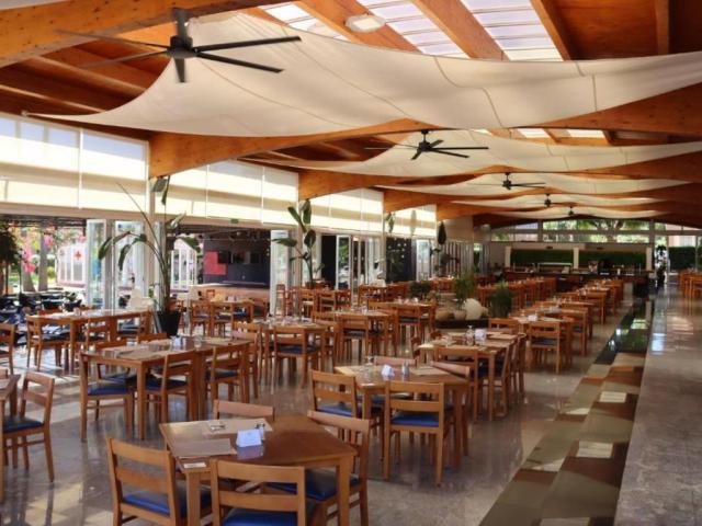 APARTHOTEL CIUDAD LAUREL - Restaurace - Restaurace