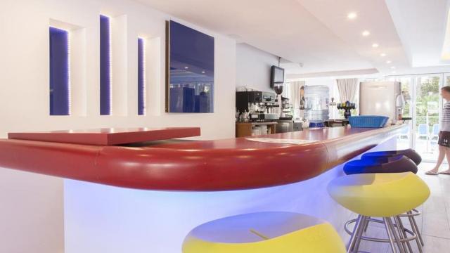 GUYA WAVE - Bary - Poolbar