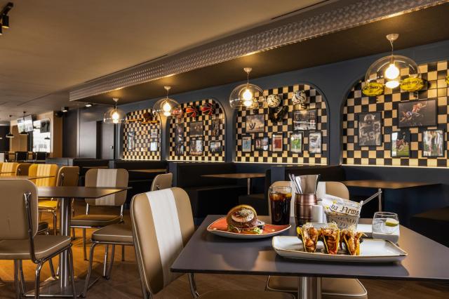 VIVA CALA MESQUIDA RESORT & SPA - Restaurace - Sports Bar