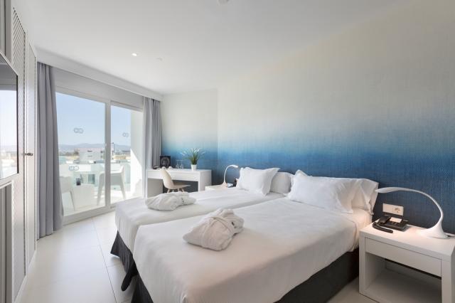 HM TROPICAL - Pokoje - DOUBLE PREMIUM LATERAL SEA VIEW BALCONY 
