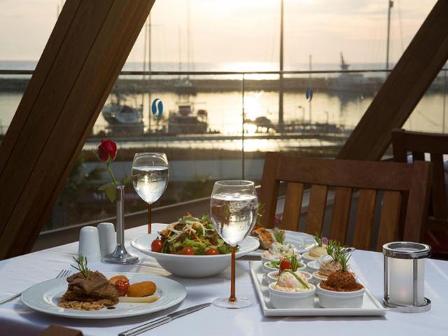 PALOMA MARINA SUITES (ADULTS ONLY 16+) - Restaurace - ALA'CARTE