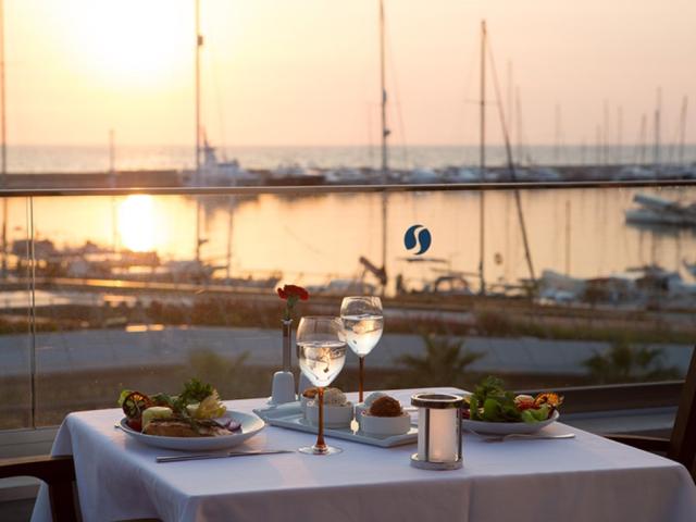 PALOMA MARINA SUITES (ADULTS ONLY 16+) - Restaurace - ALA'CARTE