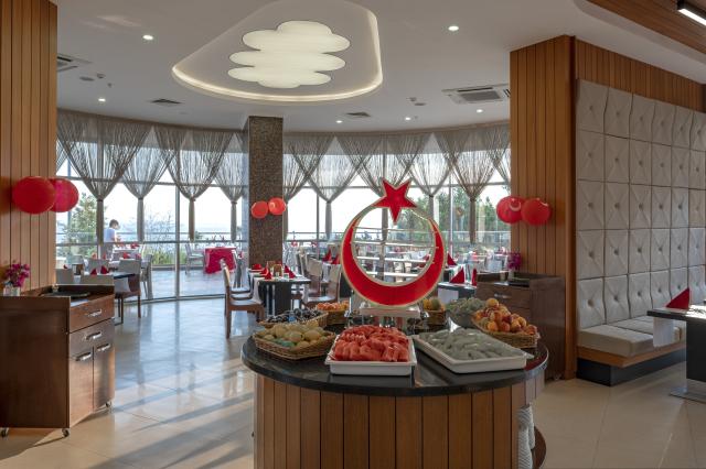 MICHELL HOTEL SPA BEACH CLUB (ADULTS ONLY 16+) - Restaurace - M