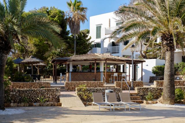 ALUA SUITES LAS ROCAS - Bary - POOL BAR