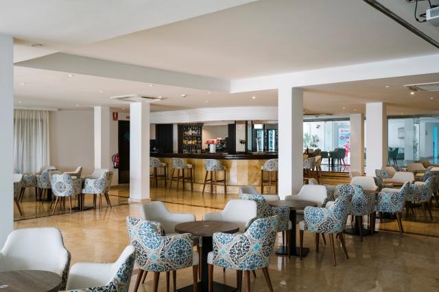 ALUA SUITES LAS ROCAS - Bary - Bar Salon