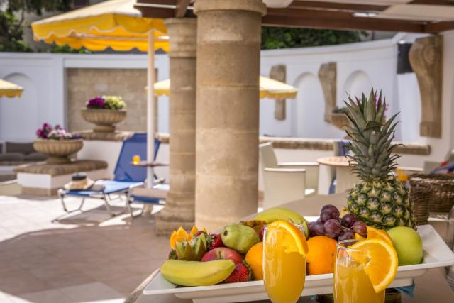 MITSIS PETIT PALAIS - Bary - POOL BAR