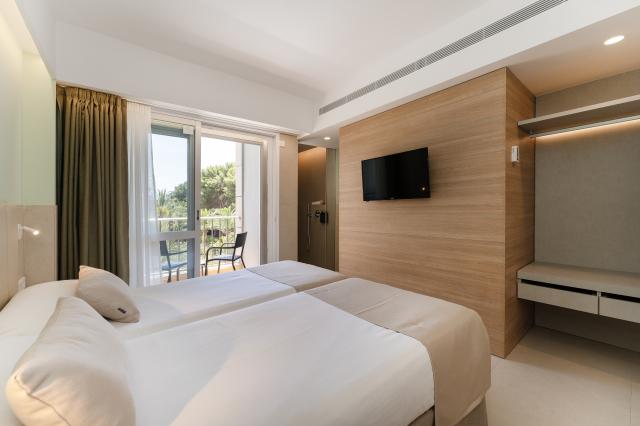 BORDOY COSMOPOLITAN - Pokoje - DP TWIN ROOM POOL VIEW BALCONY O
