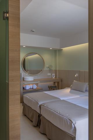 BORDOY COSMOPOLITAN - Pokoje - SZ TWIN ROOM LOW COST BALCONY OR