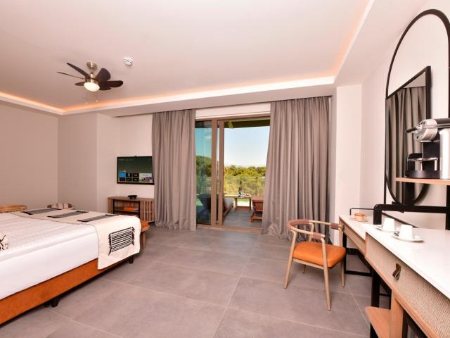 ETHNO BELEK - Pokoje - Corner Swim Up Suite Forest View