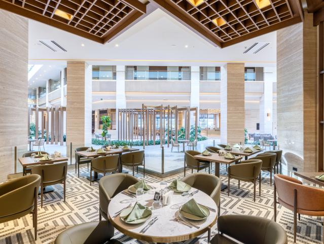 ANDA BARUT COLLECTION - Restaurace - Hungry Gorilla Take Away &