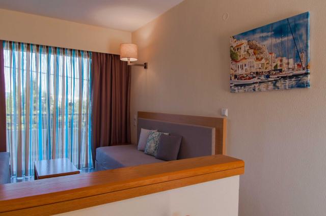 SEA MELODY BEACH HOTEL AND APARTMENTS - Pokoje - FAMILY ROOM 1 