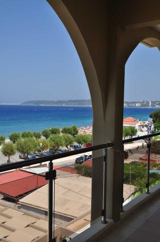 SEA MELODY BEACH HOTEL AND APARTMENTS - Pokoje - FAMILY ROOM 1 