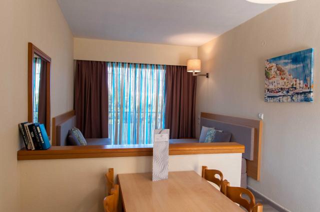 SEA MELODY BEACH HOTEL AND APARTMENTS - Pokoje - FAMILY ROOM 1 
