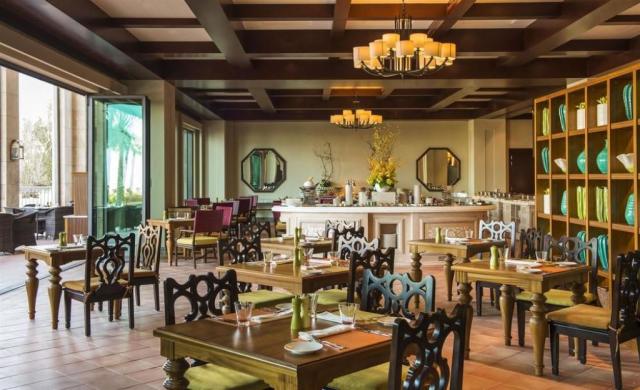 AJMAN SARAY A LUXURY COLLECTION RESORT - Restaurace - VISTA