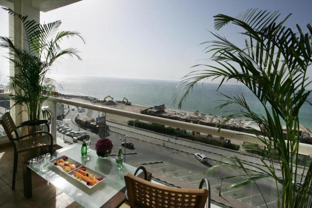 RAMADA BEACH HOTEL AJMAN - Pokoje - Deluxe Sea View