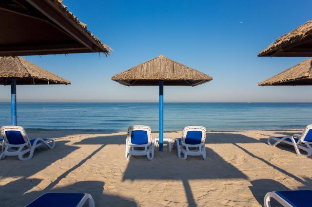 RAMADA BEACH HOTEL AJMAN - Pláž - Pláž