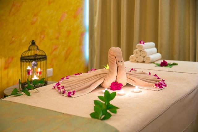 RAMADA BEACH HOTEL AJMAN - Lázně - Lázně