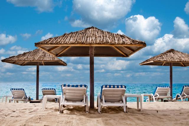 RAMADA HOTEL & SUITES AJMAN - Pláž - Pláž