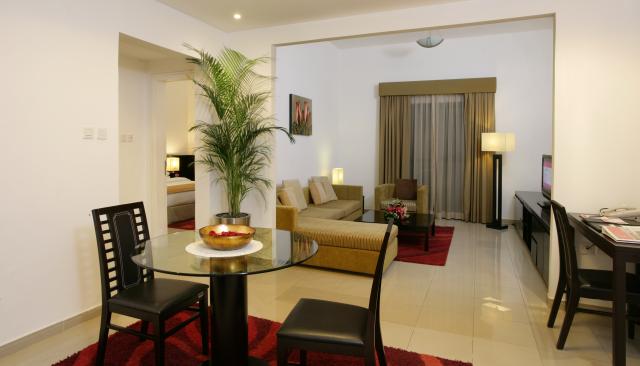 RAMADA HOTEL & SUITES AJMAN - Pokoje - ONE BEDROOM SUITE