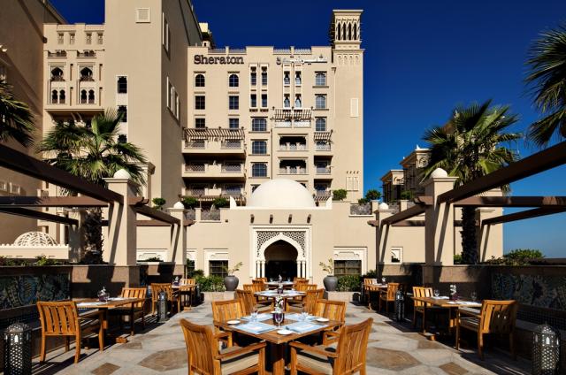 SHERATON SHARJAH BEACH RESORT & SPA - Restaurace - ARJWAN