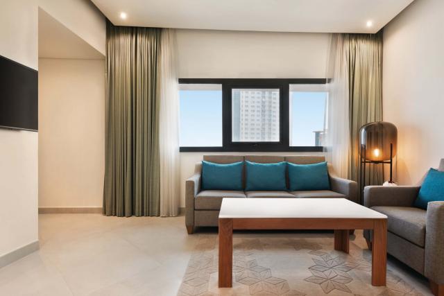 WYNDHAM GARDEN AJMAN CORNICHE - Pokoje - TWO BEDROOM SUITE 