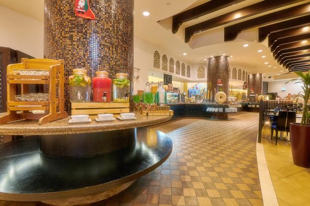 BAHI AJMAN PALACE HOTEL - Restaurace - Arabesque