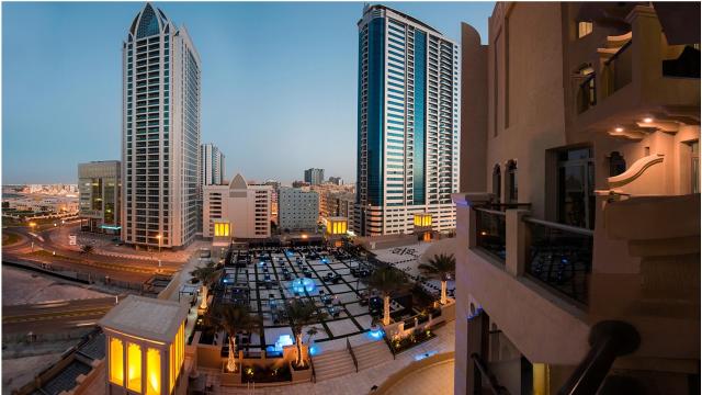 BAHI AJMAN PALACE HOTEL - Restaurace - Al Nojoom Lounge