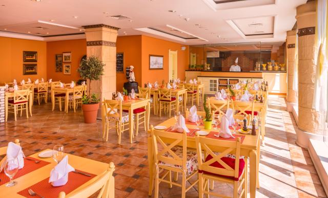 CORAL BEACH RESORT SHARJAH - Restaurace - Al Dente Italian Rest