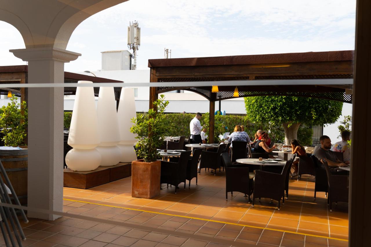BLAU PUNTA REINA RESORT - Restaurace - LA FINCA