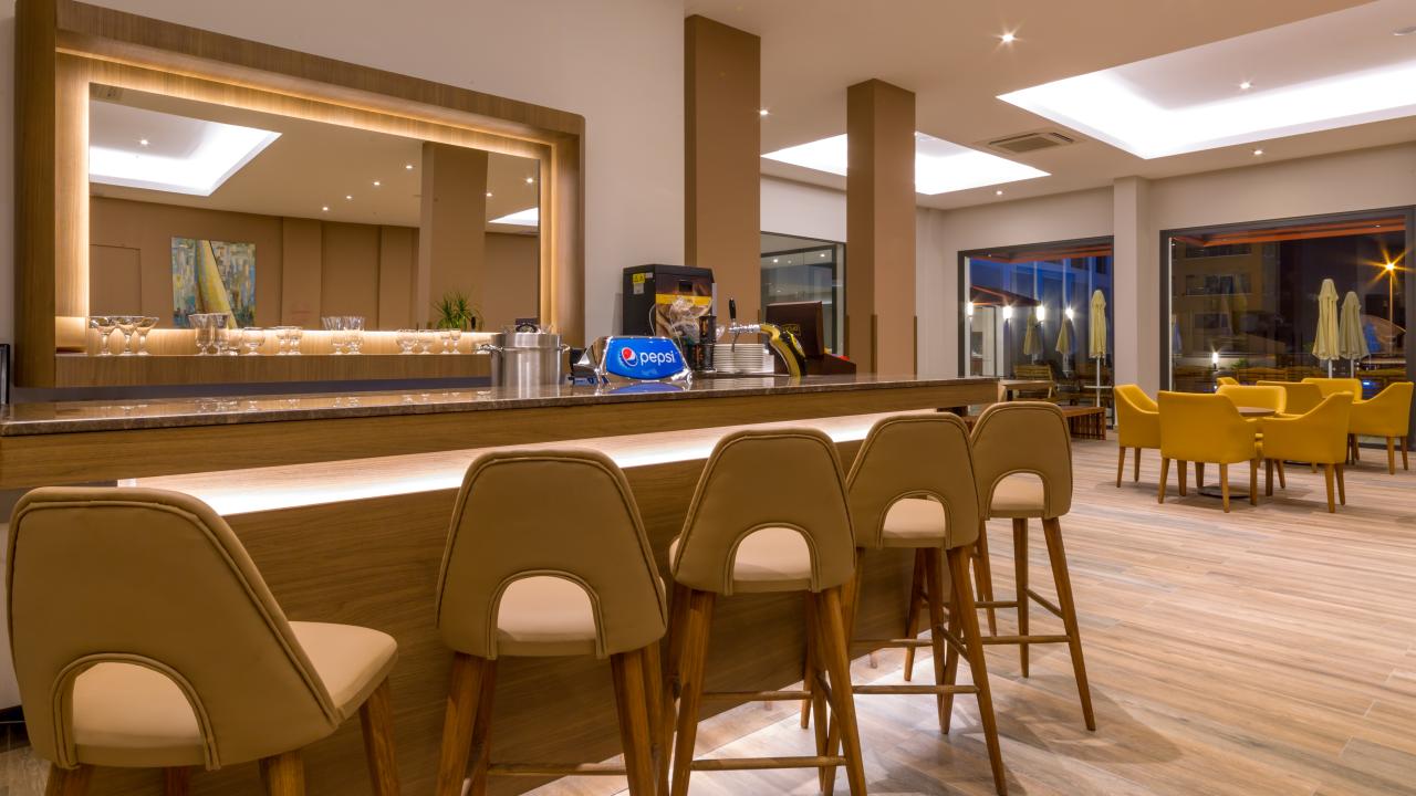 ADA JULIAN HOTEL - Bary - Lobby Bar