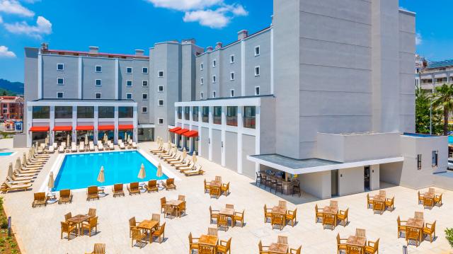 ADA JULIAN HOTEL - Bary - Pool Bar