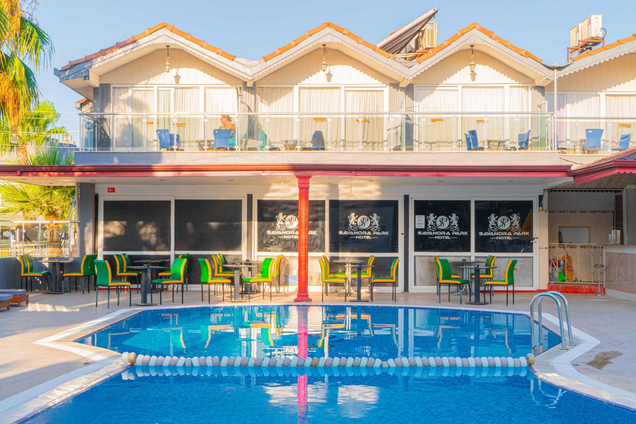 SAYANORA HOTEL - Bazény - Přístavba