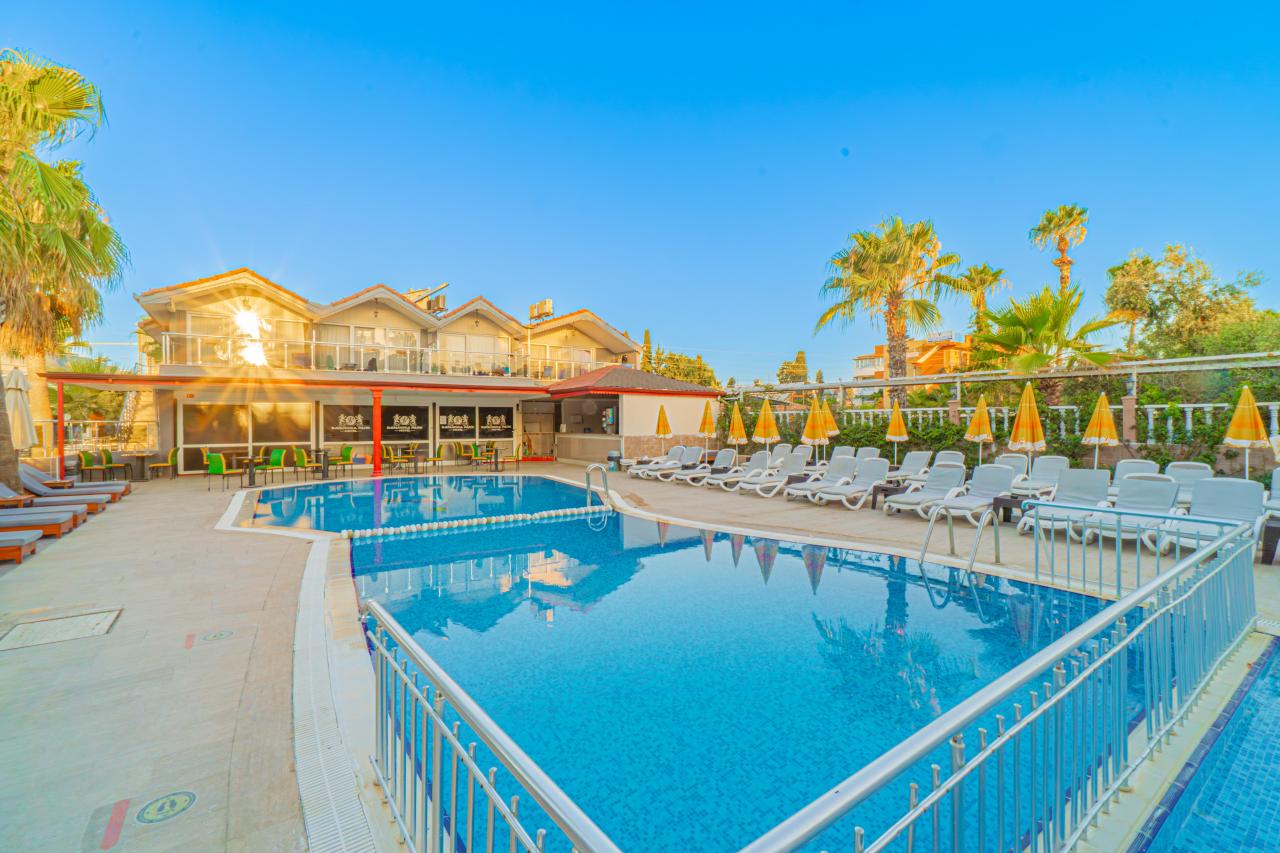 SAYANORA HOTEL - Bazény - Přístavba
