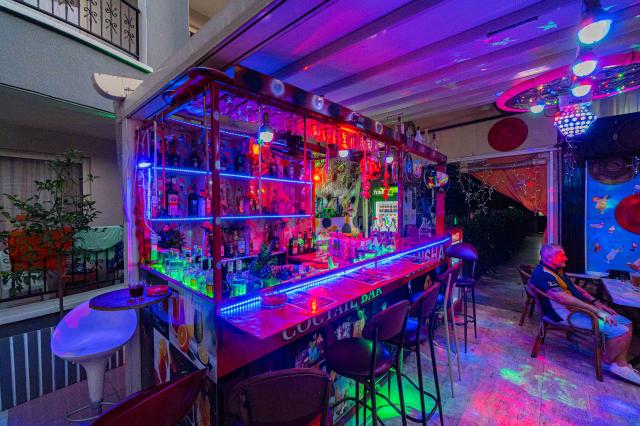 SAYANORA HOTEL - Bary - Hlavní budova