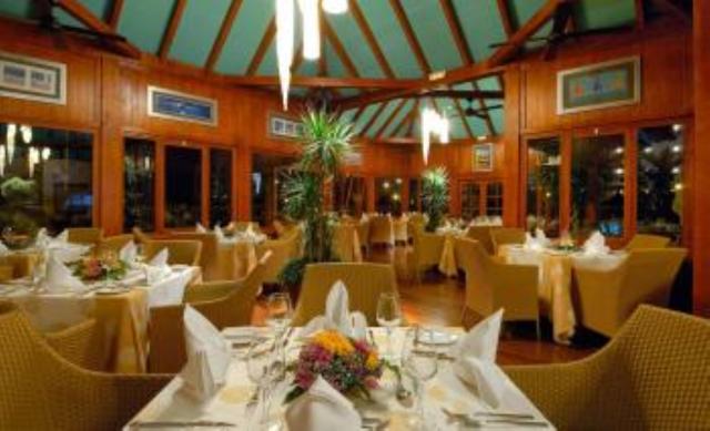 ELBA CARLOTA BEACH & GOLF RESORT - Restaurace - Arrecife bar