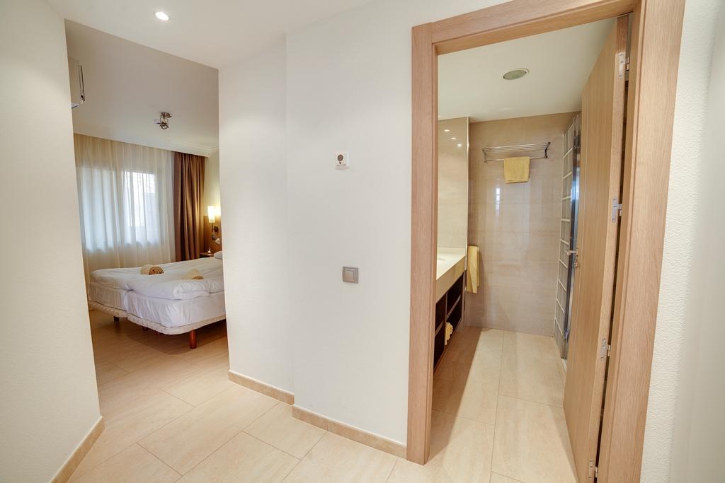 RIVIERA VISTA - Pokoje - 3 BEDROOM SUITE WITH SEA VIEW AND BALC