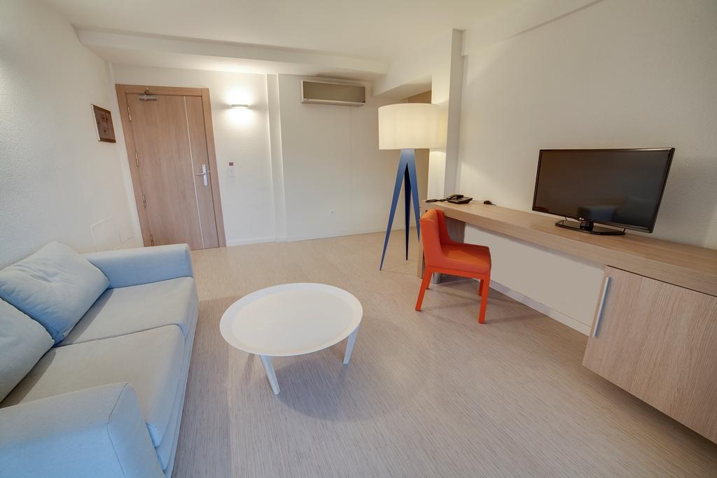 RIVIERA VISTA - Pokoje - 3 BEDROOM SUITE WITH SEA VIEW AND BALC