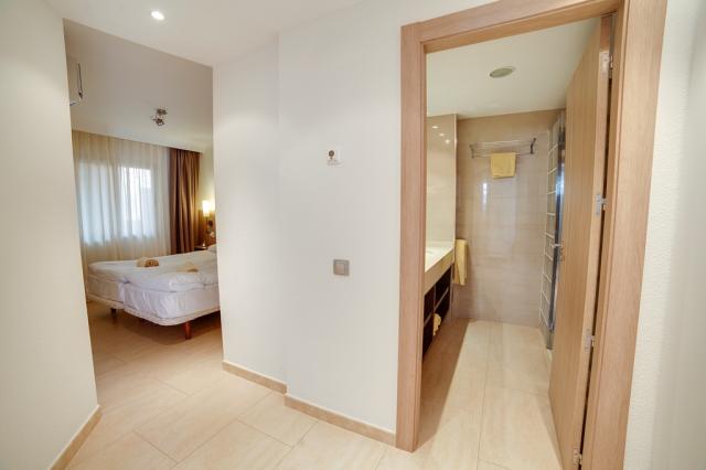 RIVIERA VISTA - Pokoje - 3 BEDROOM SUITE WITH SEA VIEW AND BALC