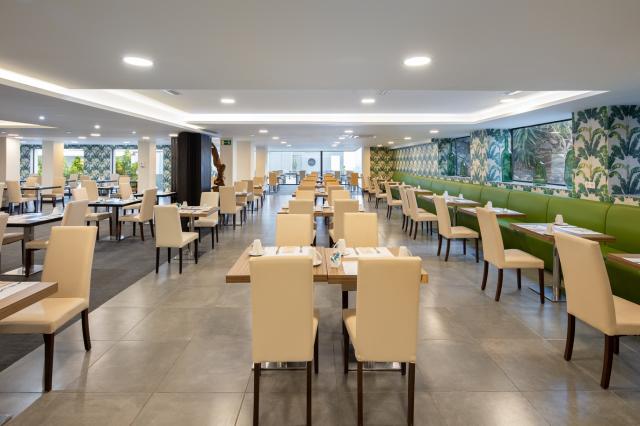 OCCIDENTAL ROCA NEGRA (ADULTS ONLY 16+) - Restaurace - Restaura